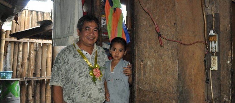 Pr Daniel Catangay from Florida, USA visits his son's sponsored child in his house in the Philippines