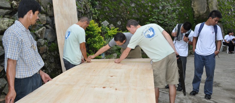 Prints of Hope from Florida, USA renovate and repair in a school in the Philippines
